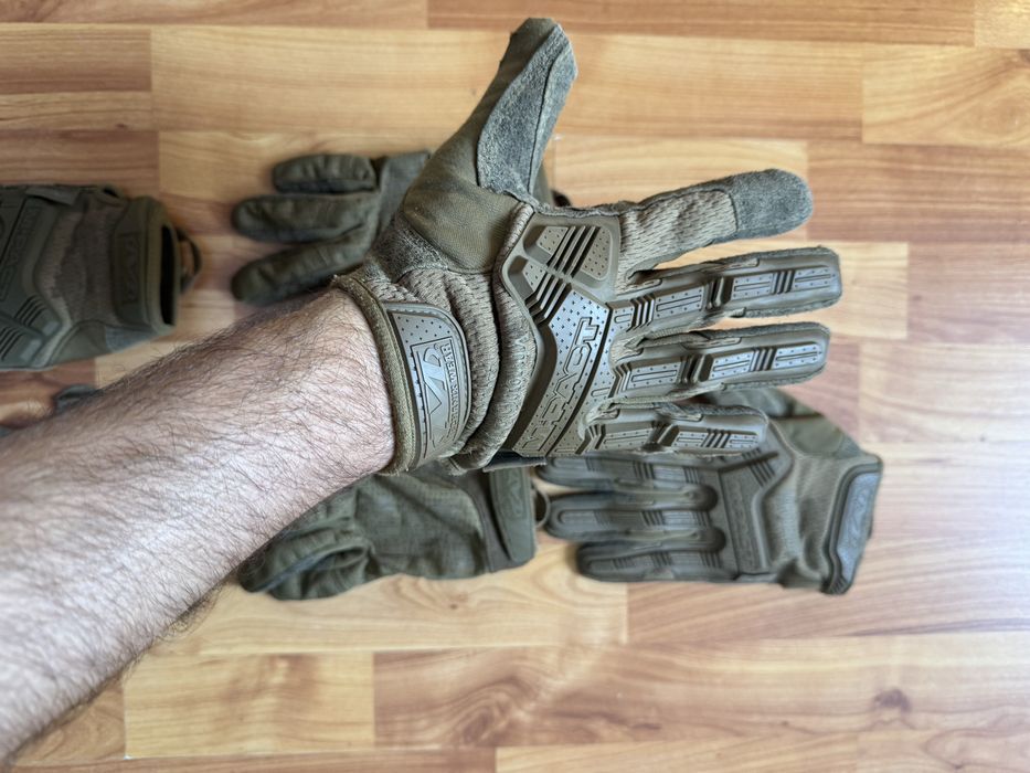 Manusi Tactice Noi Si Second Hand