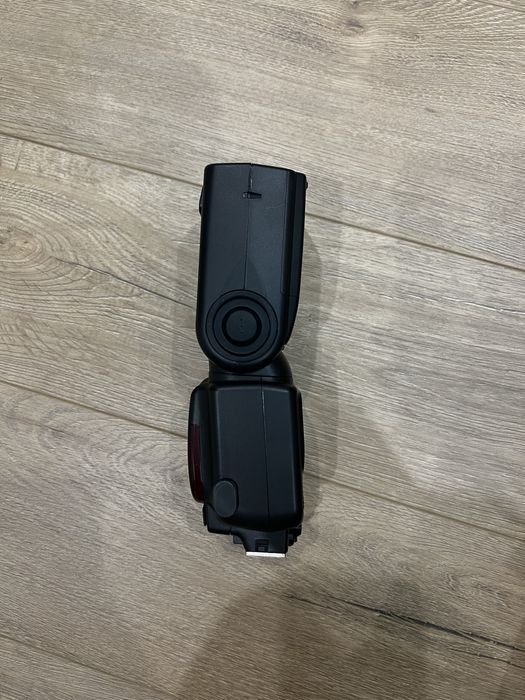 Вспышка FE 910 Nikon