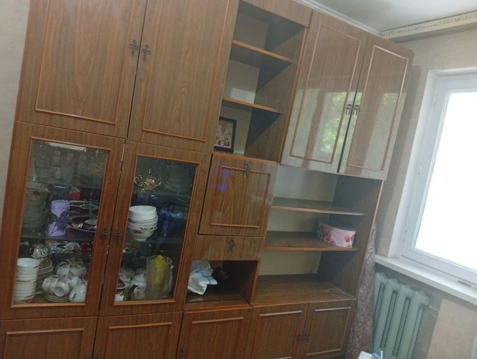 Стенка со шкафчиками