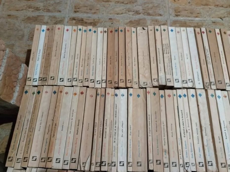 Colecția Romanul de dragoste completă : 239 volume