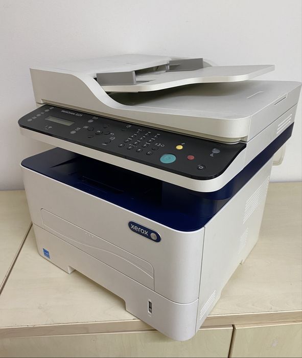 Multifunctionala wireless Xerox 3225