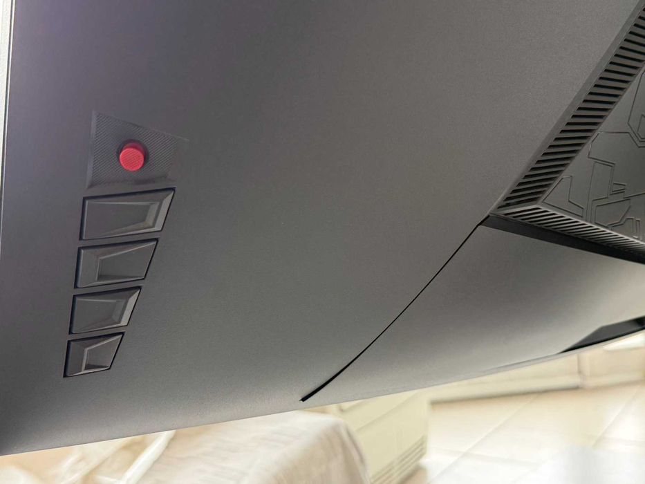 Геймърски монитор ASUS XG35VQ