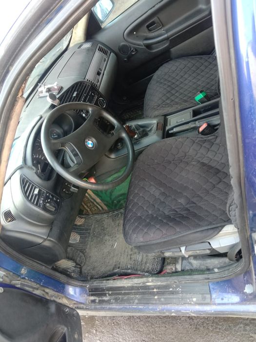 Машина BMW 3 Series E36 (б/у).