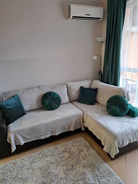 Продавам диван - разтегателен