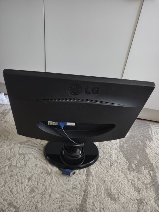 Продам монитор lg
