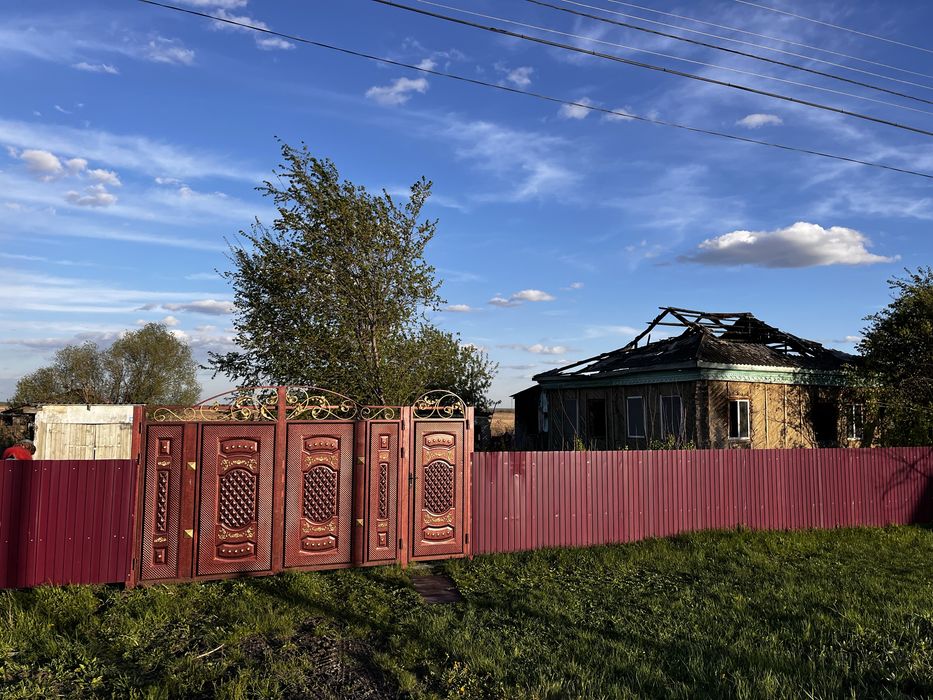 Продам территорию(дом)