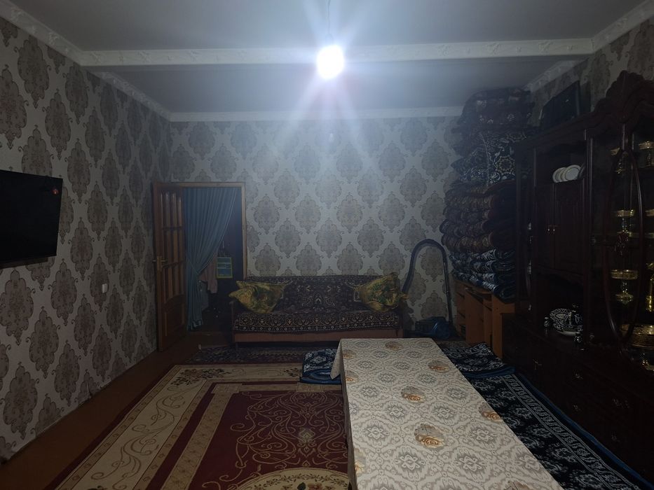 Срочна. Ховлили уй сотилади 6 сотик 7 хона