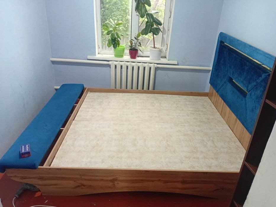 Спальный кровать