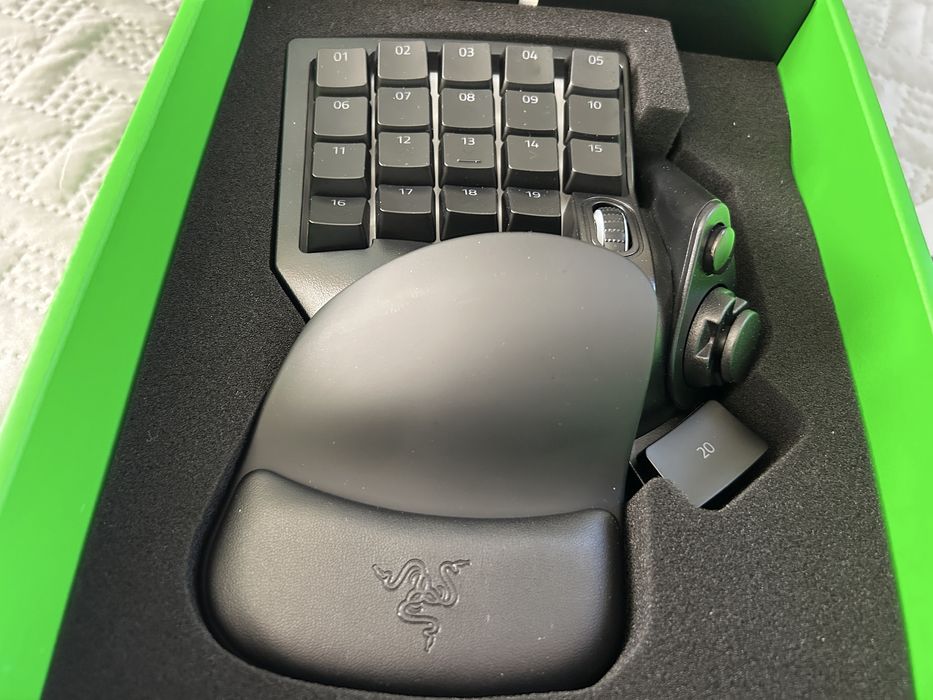 Razer Tartarus V2 Клавиатура за една ръка