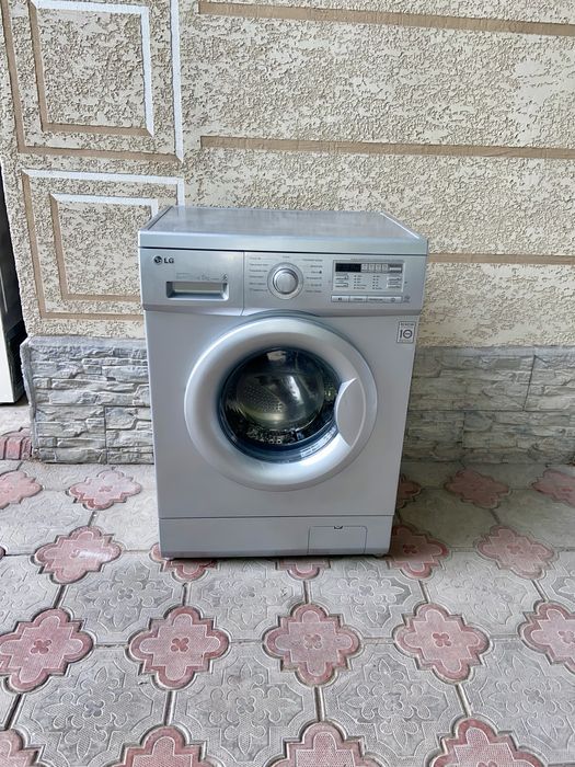 Продам стиральную машинку LG