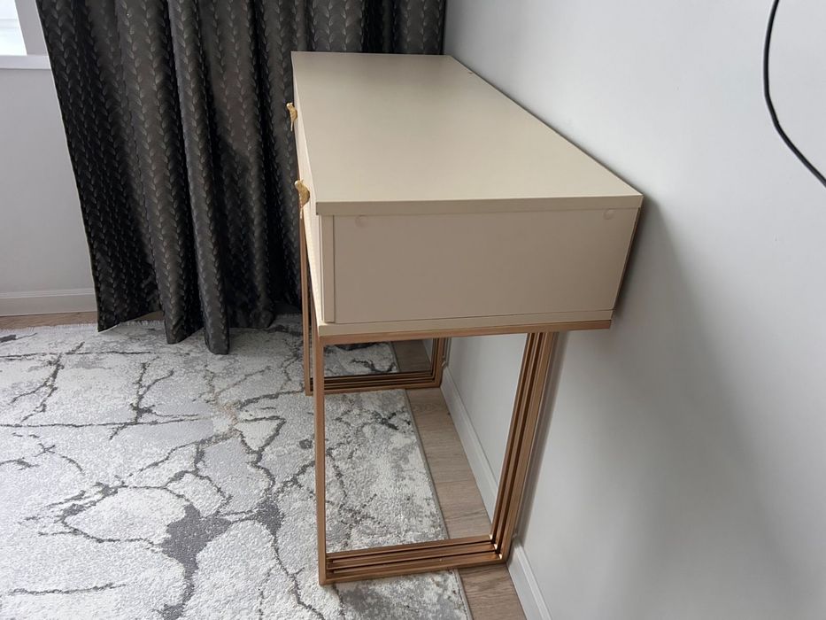 Продам комод+ подарок пуфик