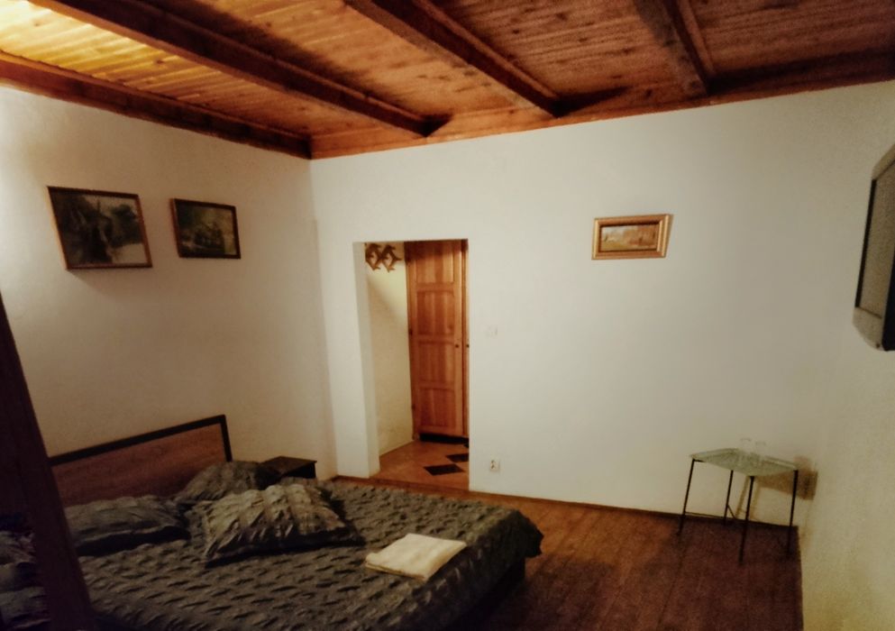 Închiriez vila Paște