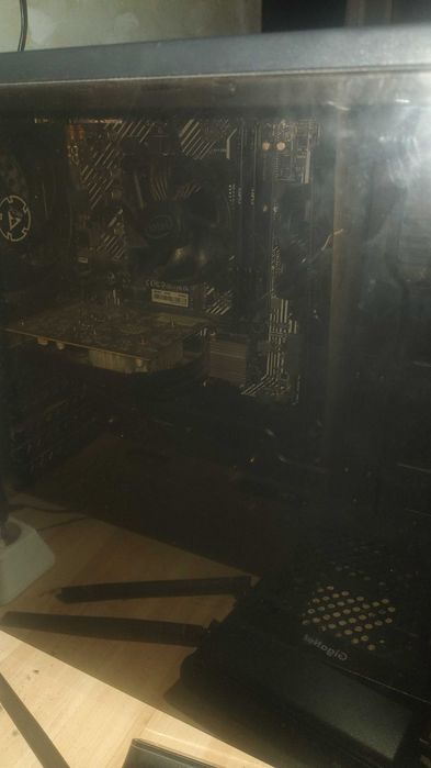 Продаваме компютър за 600 евро.Има Gtx 1650,i5 11400F и 16gb памет ddr4 и 500Gb SSD.