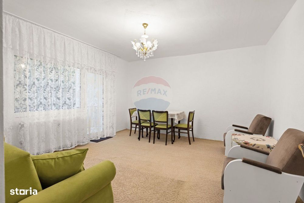 Apartament 4 camere Micalaca + loc de parcare