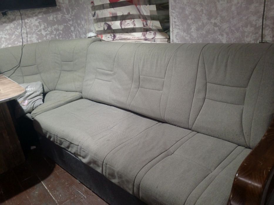 Divan myagkaya mebel