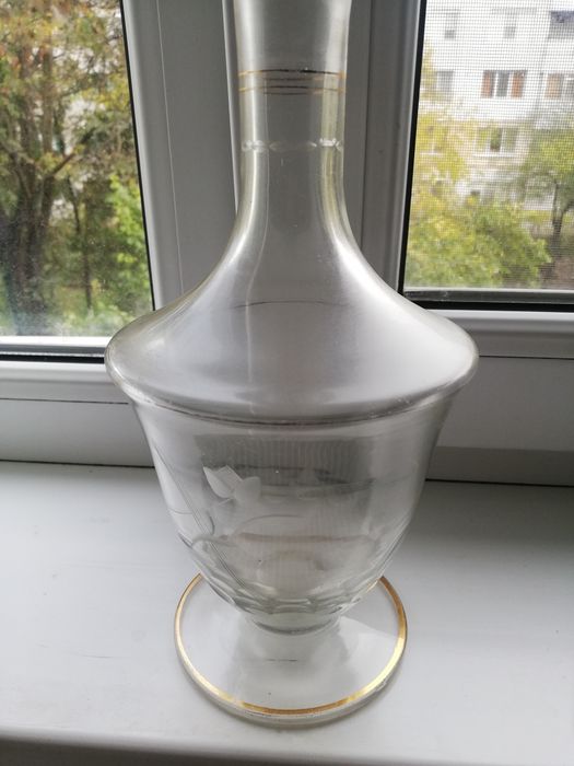 Vând carafa vintage