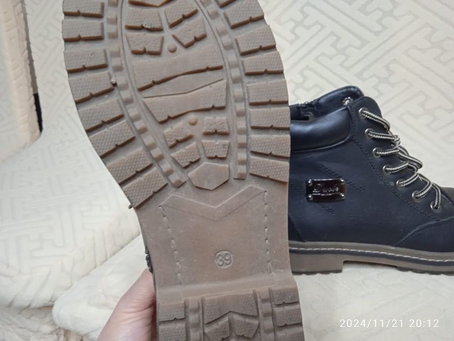 Продам обувь 39р