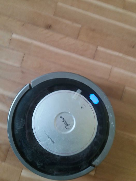 Прахосмукачка робот Мидея / Midea MR111 безжична