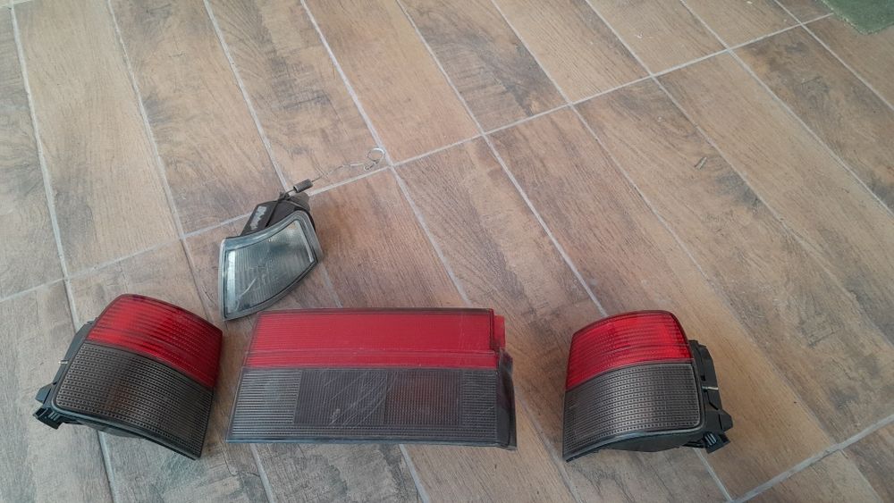 Задни светлини и мигач