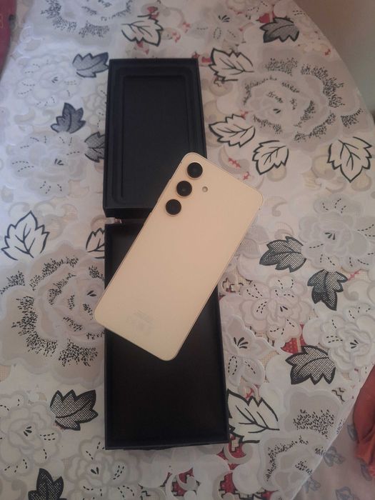 Телефон Samsung s24
