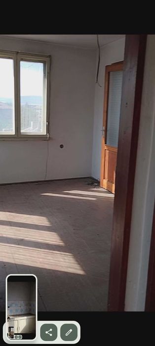 Продава етаж от къща