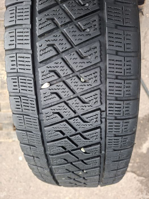 1бр. Бусова 215/70/15C Lassa Wintus 2