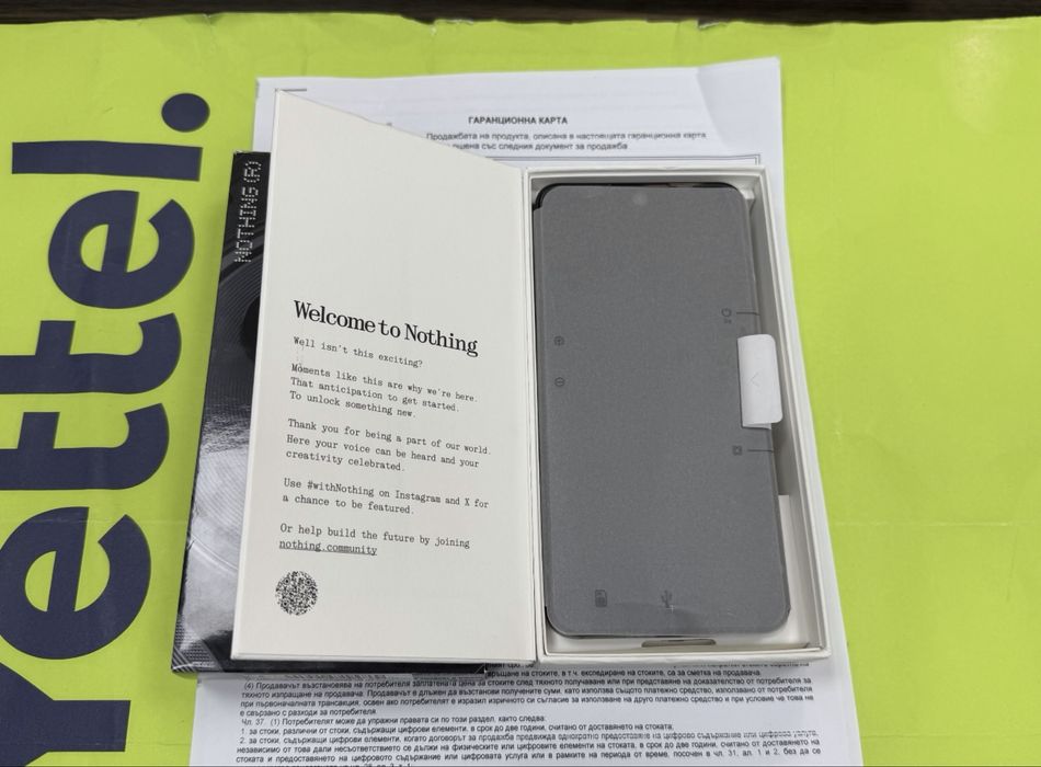 КАТО НОВ 256GB Nothing Phone 3a Pro 5G Гаранция 2028г. Black