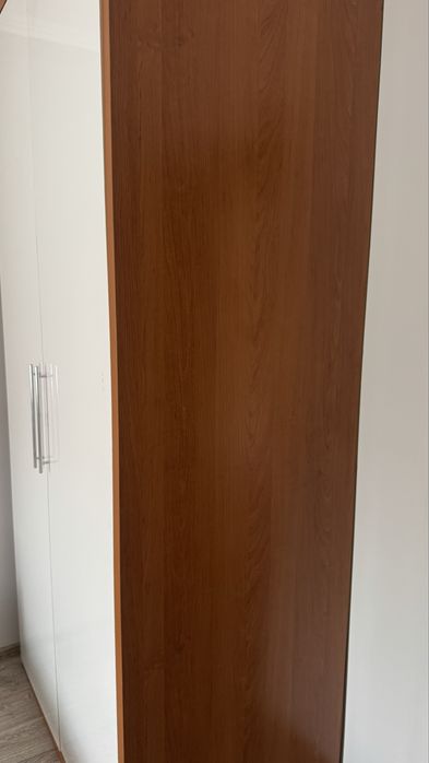 Срочная продажа большого шкафа