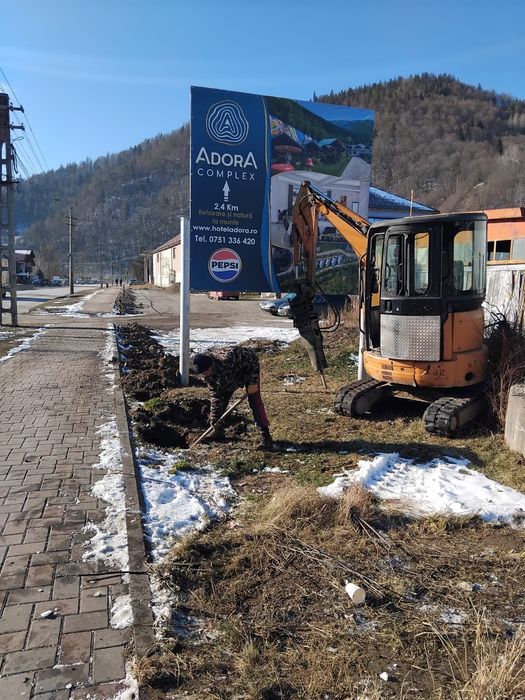 Închiriez excavator  Buldoexcavator