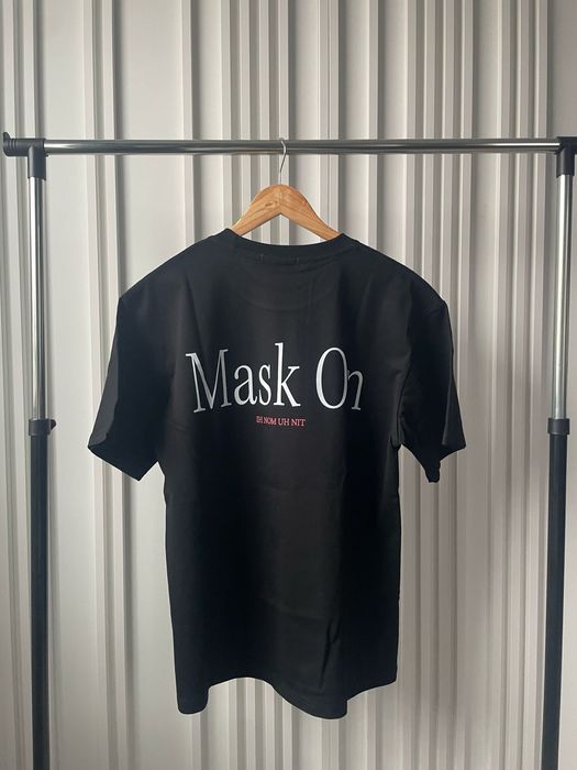 Ih nom uh nit mask on