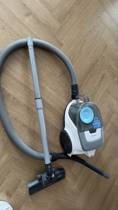 Пылесос на запчасти Philips