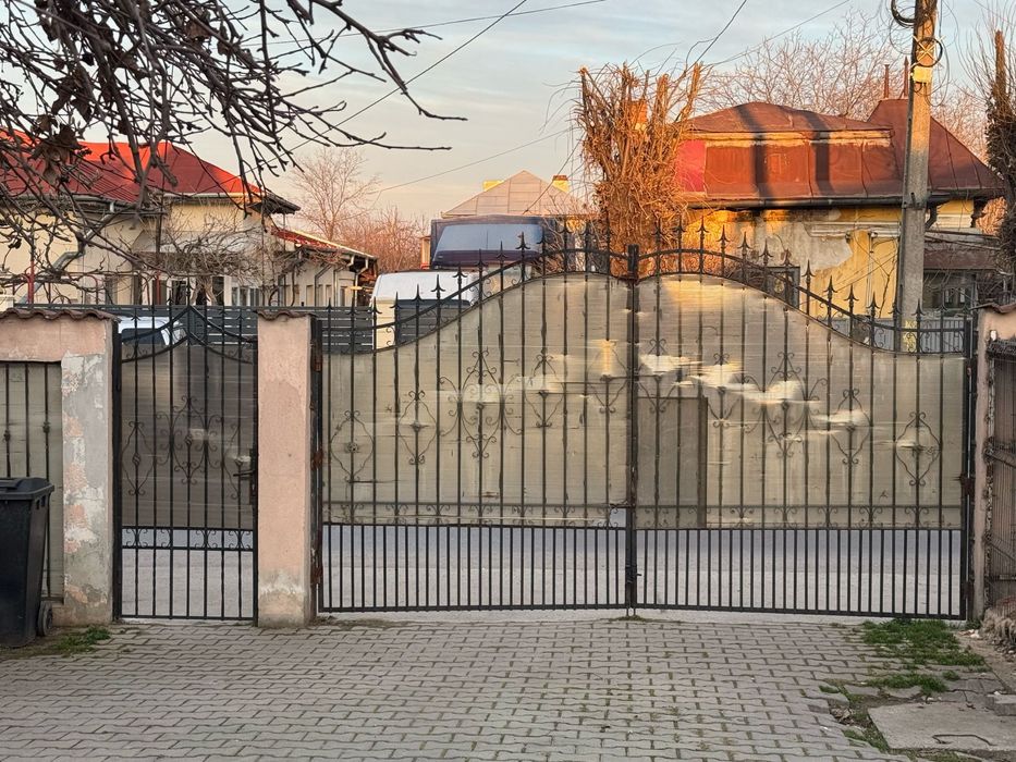 Vand porti gard metalice