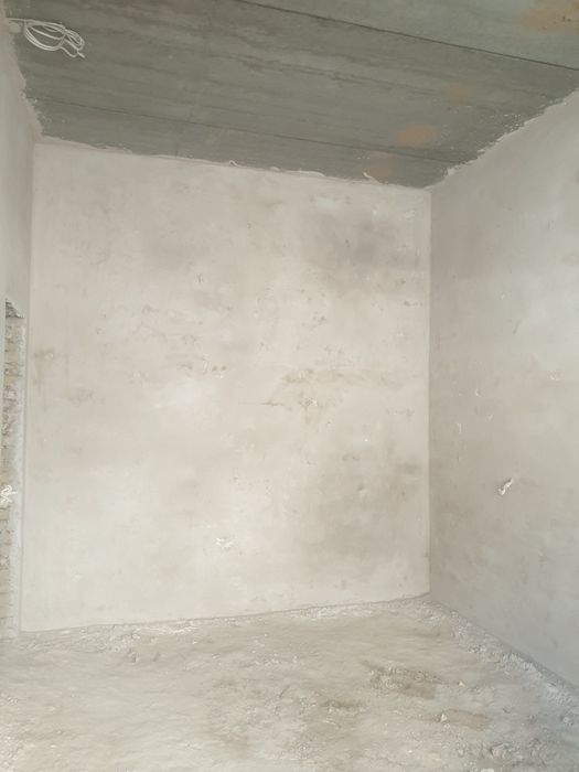 Хива ш.Космада Селикат завод ёни Жасмин маркет 200 м2 уй сотилади