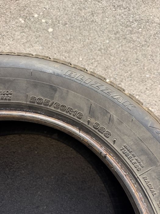 Комплект зимних шин  Bridgestone