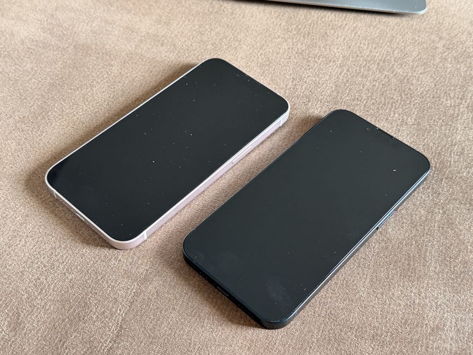 Iphone 13 black and pink Icloud