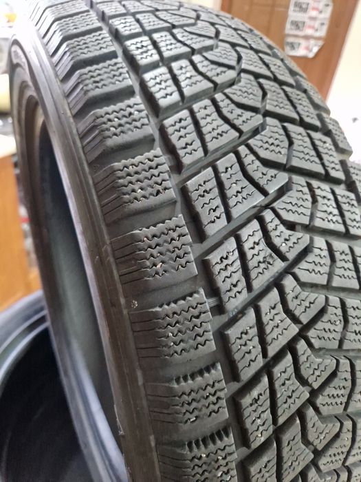 Шины зима  WINTER 235/55R20