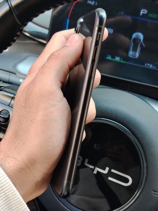 Iphone XR 64GB yaxshi holatda