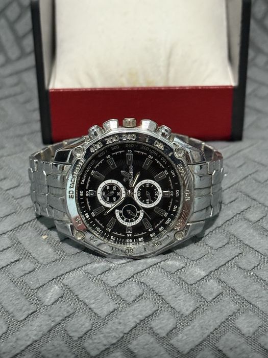 Продам классические часы Orlando