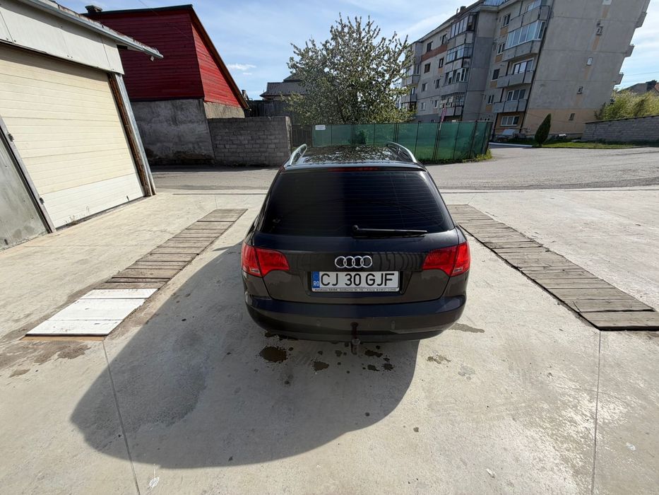 Vând   Audi  A4B7