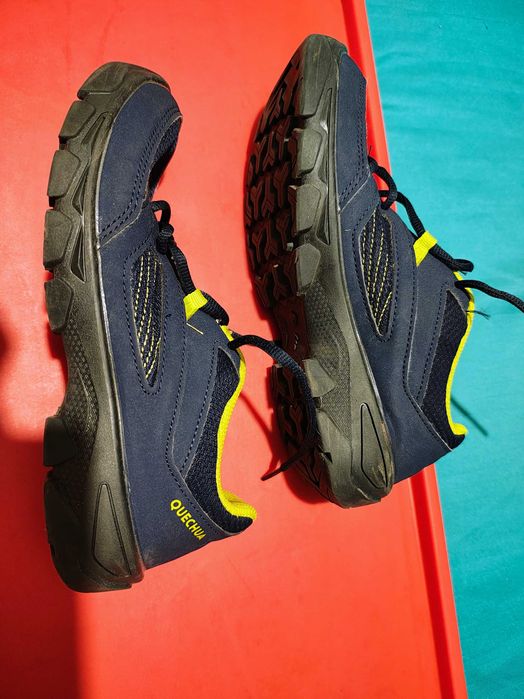 Adidasi Decathlon ghete nr 38 si 36