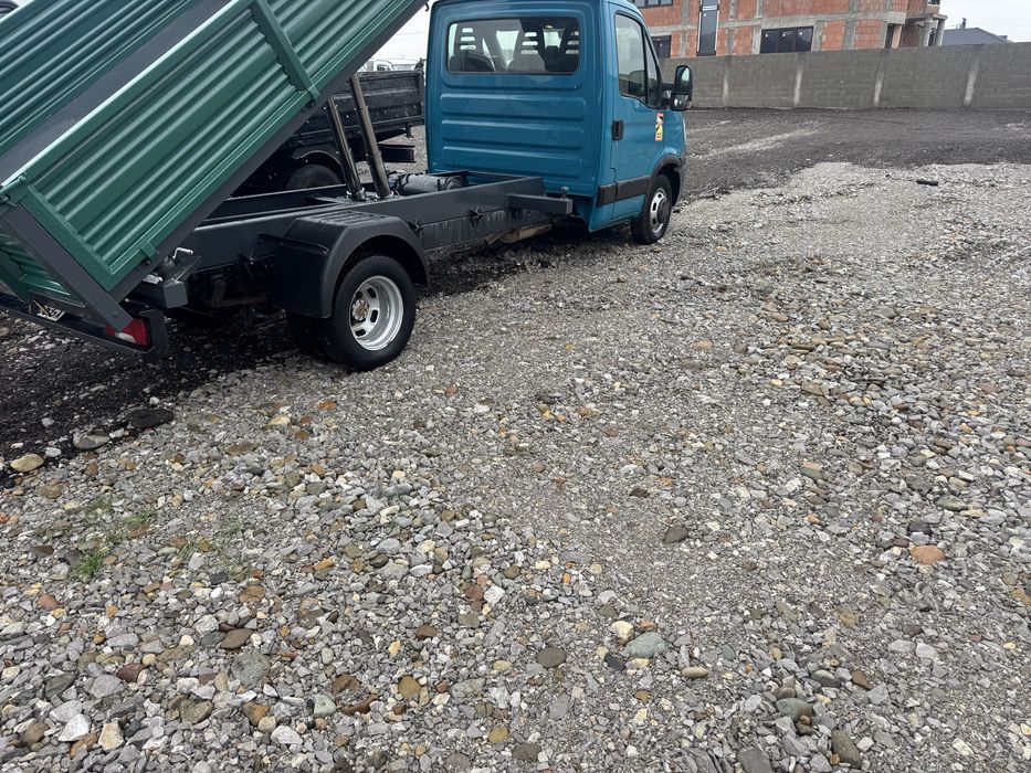 Iveco 35.15 badculabil pe 3 parti