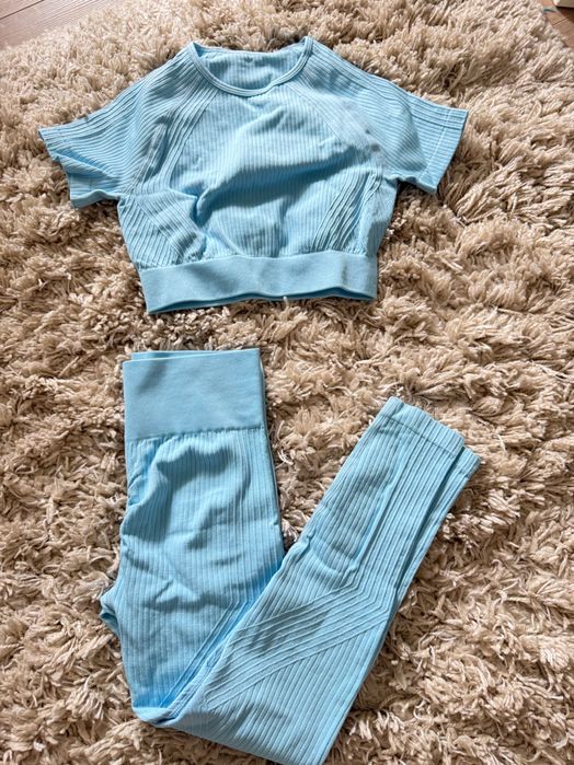 Set sală colanți și top