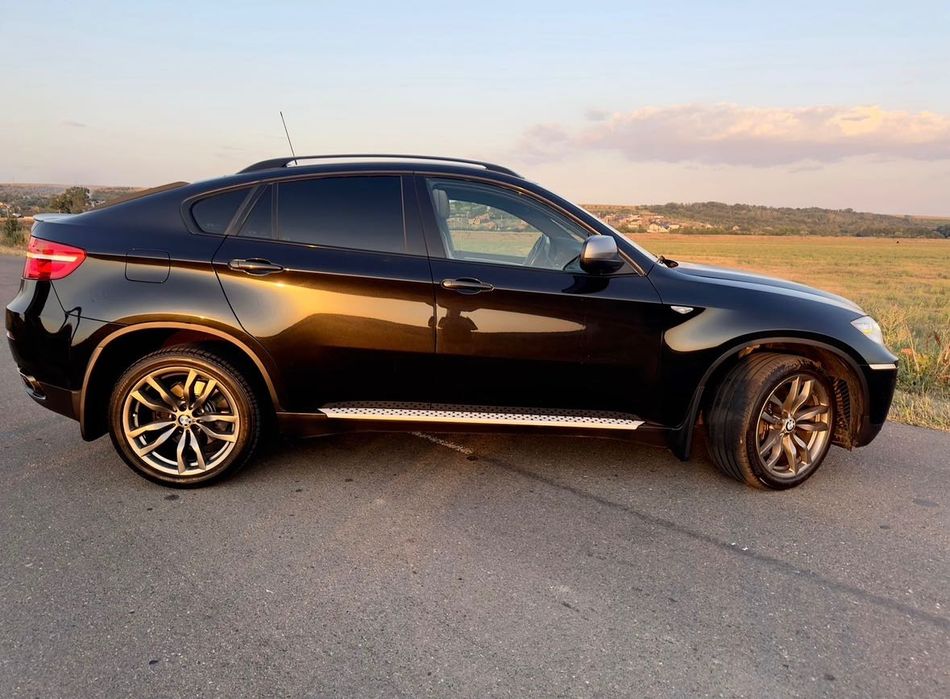 BMW X6 M50D ……….
