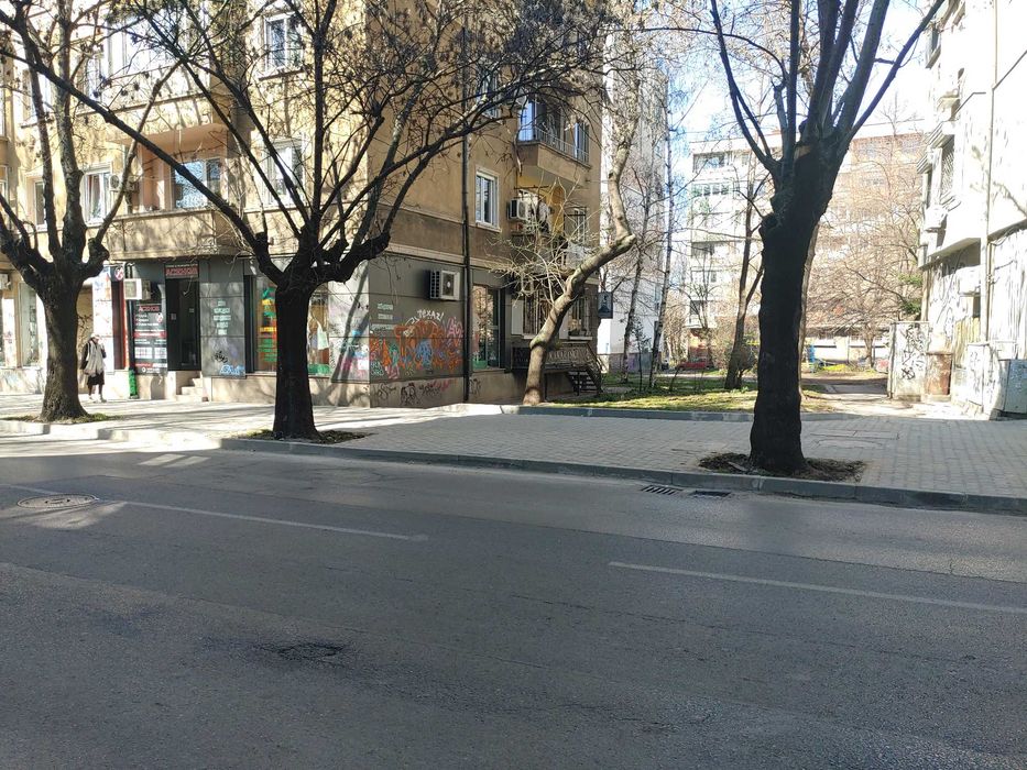 Дава се под наем  в София, Оборище -  кв.м за 448.8 € - Снимка #1