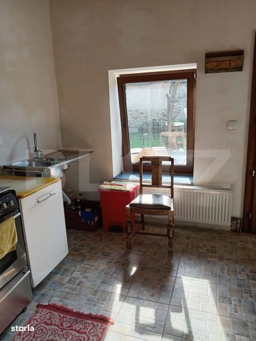 Casa complet renovata, 3 camere, teren 3800 mp – comuna Parau