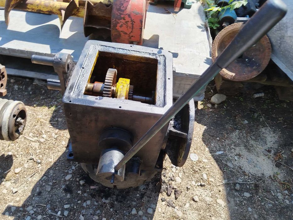 Reductor multiplicator raport 4/1 respectiv 1 la 4