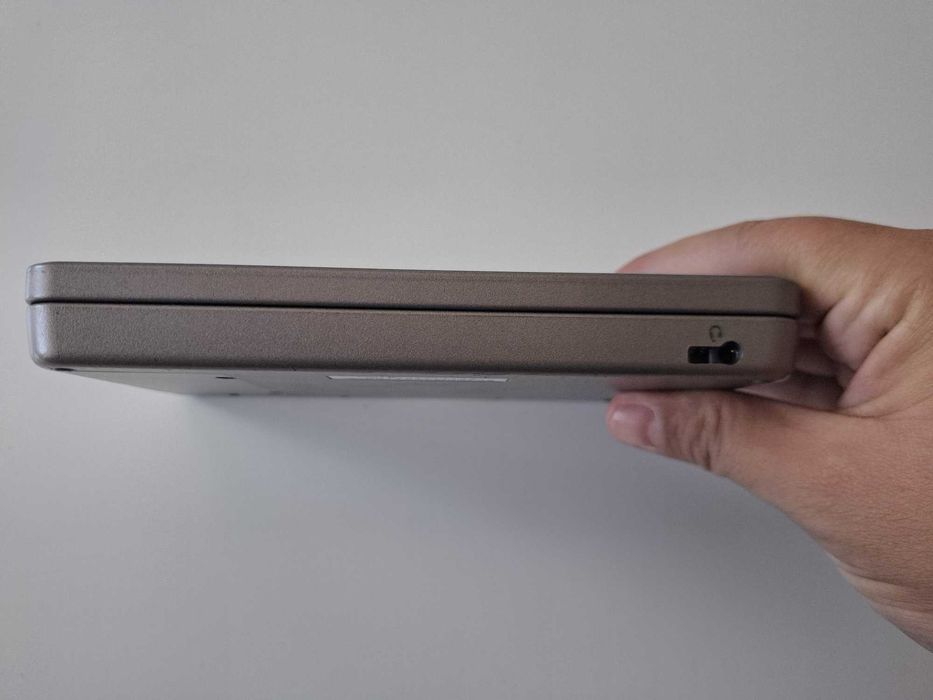 Nintendo DSi XL - качени много игри