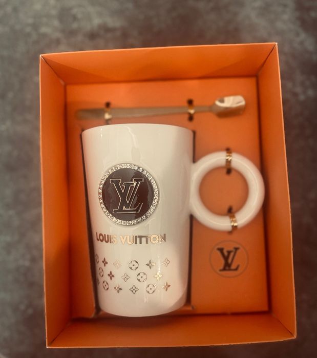 Кружка подарочная Luis Vitton