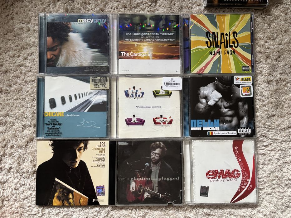 Vand cd-uri muzica diversa