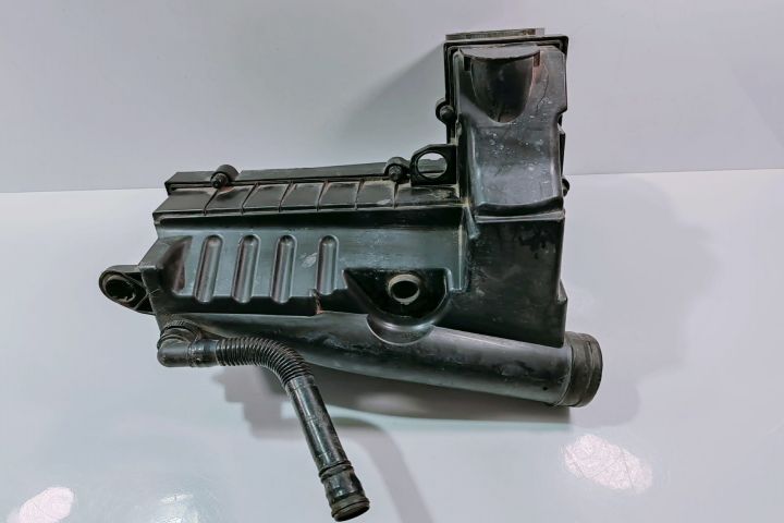 Carcasa filtru aer  3C0129607AF Volkswagen VW Golf a 5-a generatie